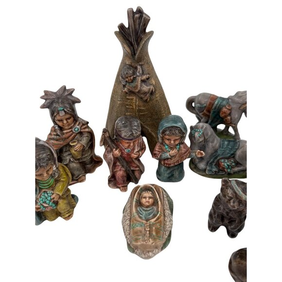 Native American Nativity Set 18-Piece Handcrafted Figurines Ceramic - Picture 2 of 7